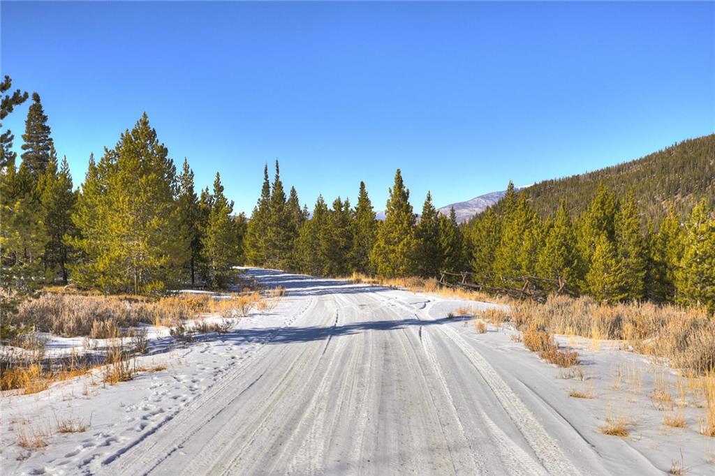 280 Gold Hill Road Breckenridge, CO 80424 - Photo 6 of 34 a view of a yard with wooden fence