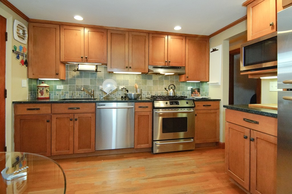 30 Blake Road Lexington, MA 02420 - Photo 9 of 24