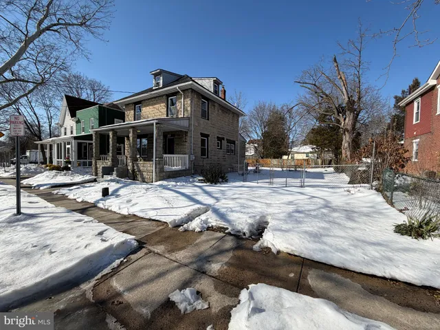 $2,300 | 317 West Broad Street, Palmyra, NJ 08065