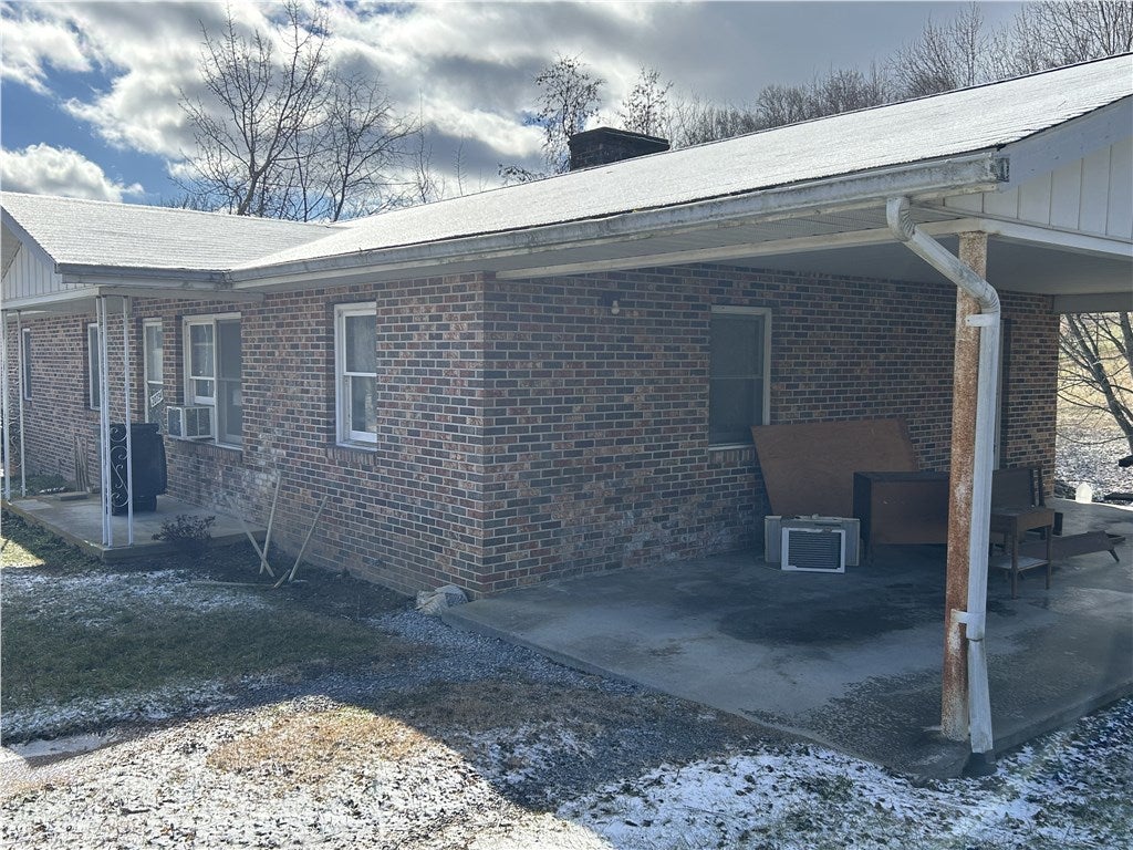 20734 Campground Road Bristol, VA 24202 - Photo 3 of 9 Gallery Image 3