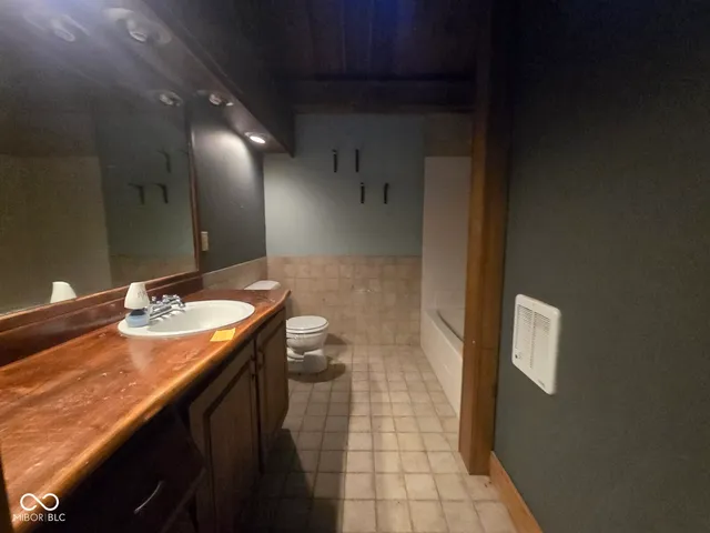 $566,500 | 7956 West County Road 75 South, Greencastle, IN 46135