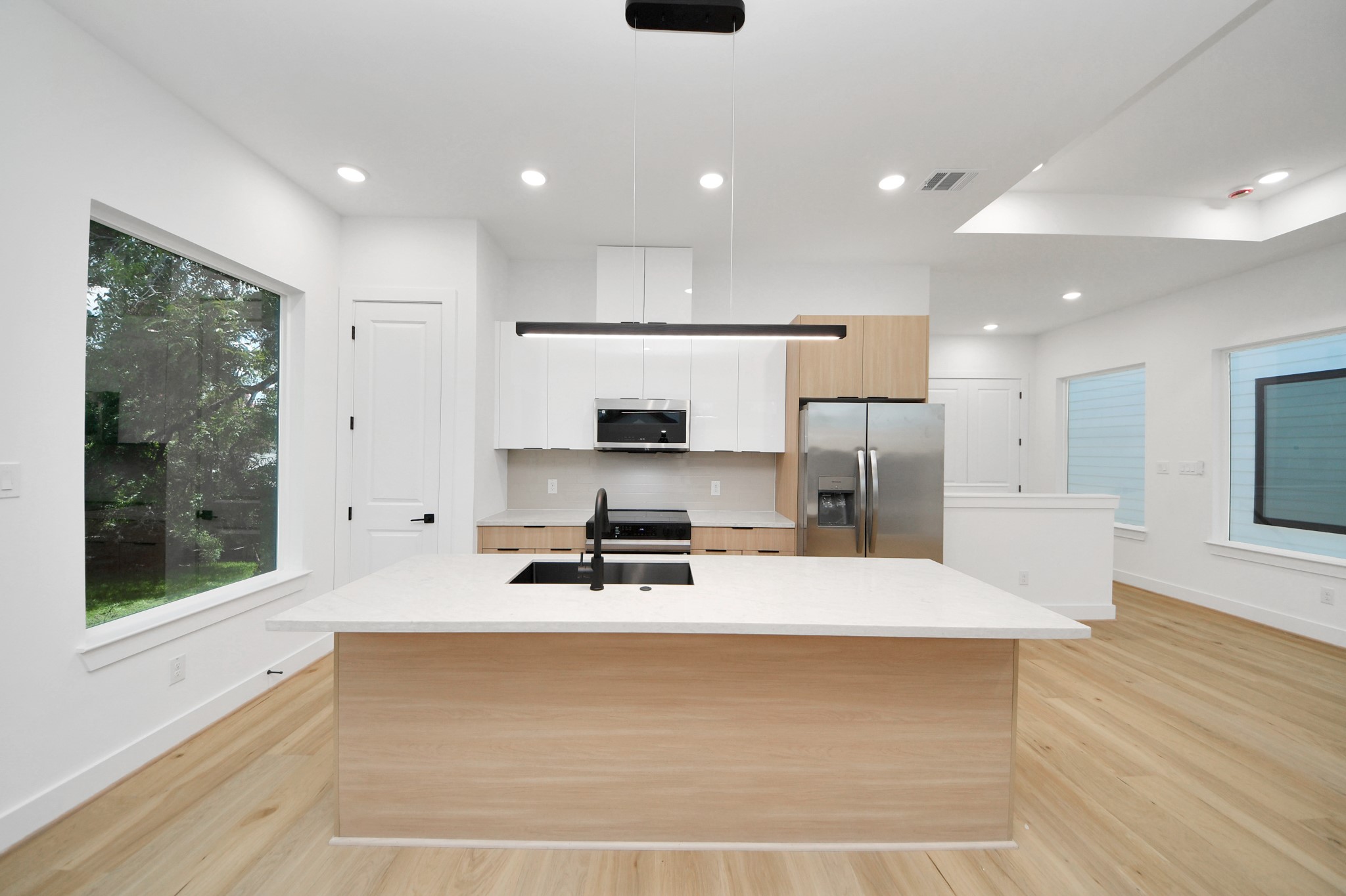 7117 Eastwood Street Houston, TX 77021 - Photo 8 of 35