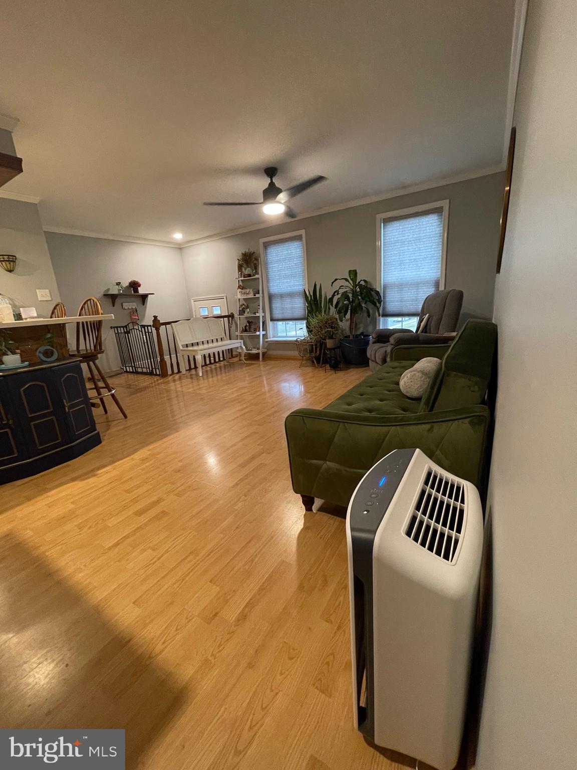 3373 Red Lion Road Philadelphia, PA 19114 - Photo 4 of 29 Living room