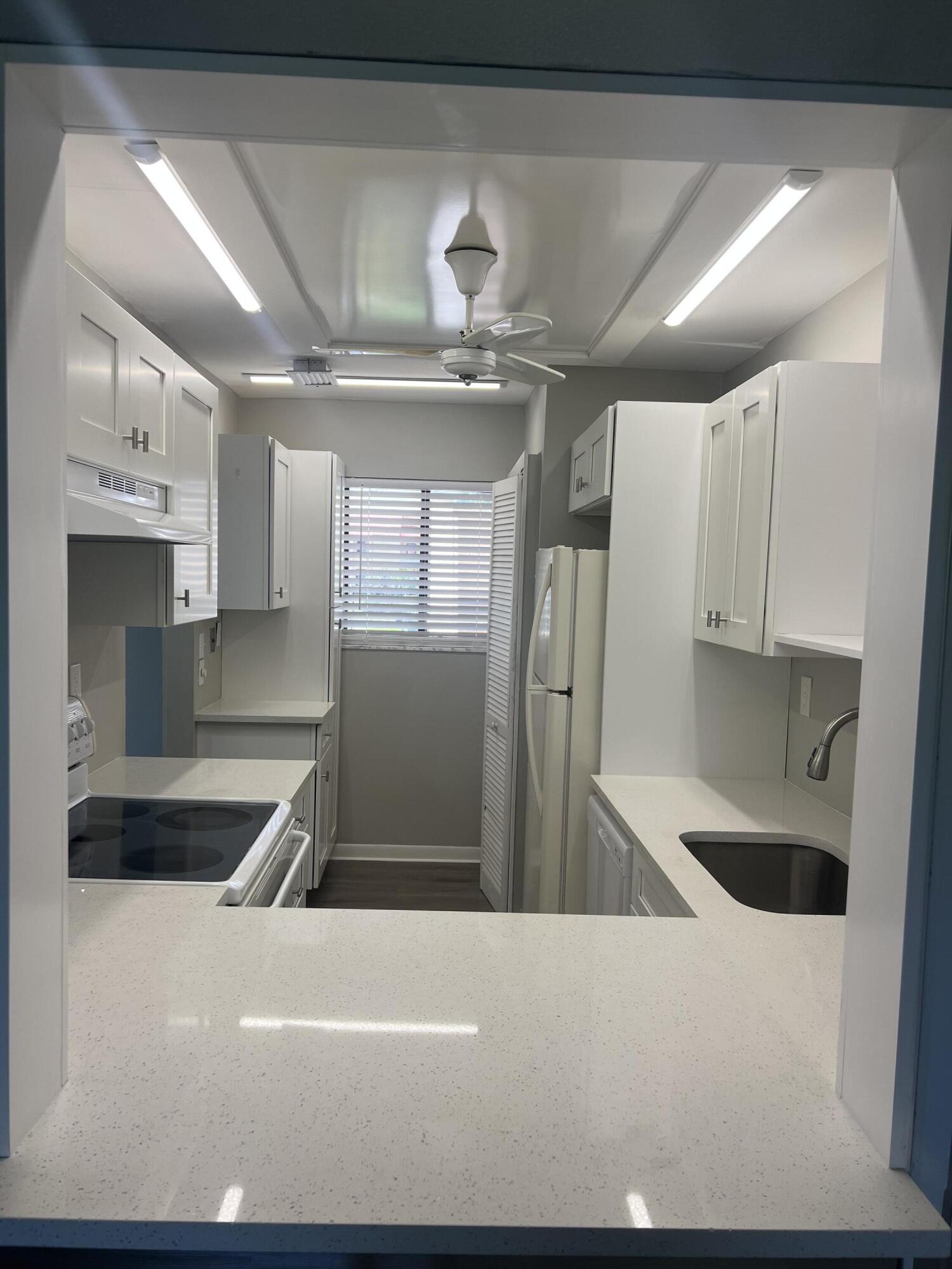 5373 Southeast Miles Grant Road, Unit 102 Stuart, FL 34997 - Photo 5 of 87 Quartz counters