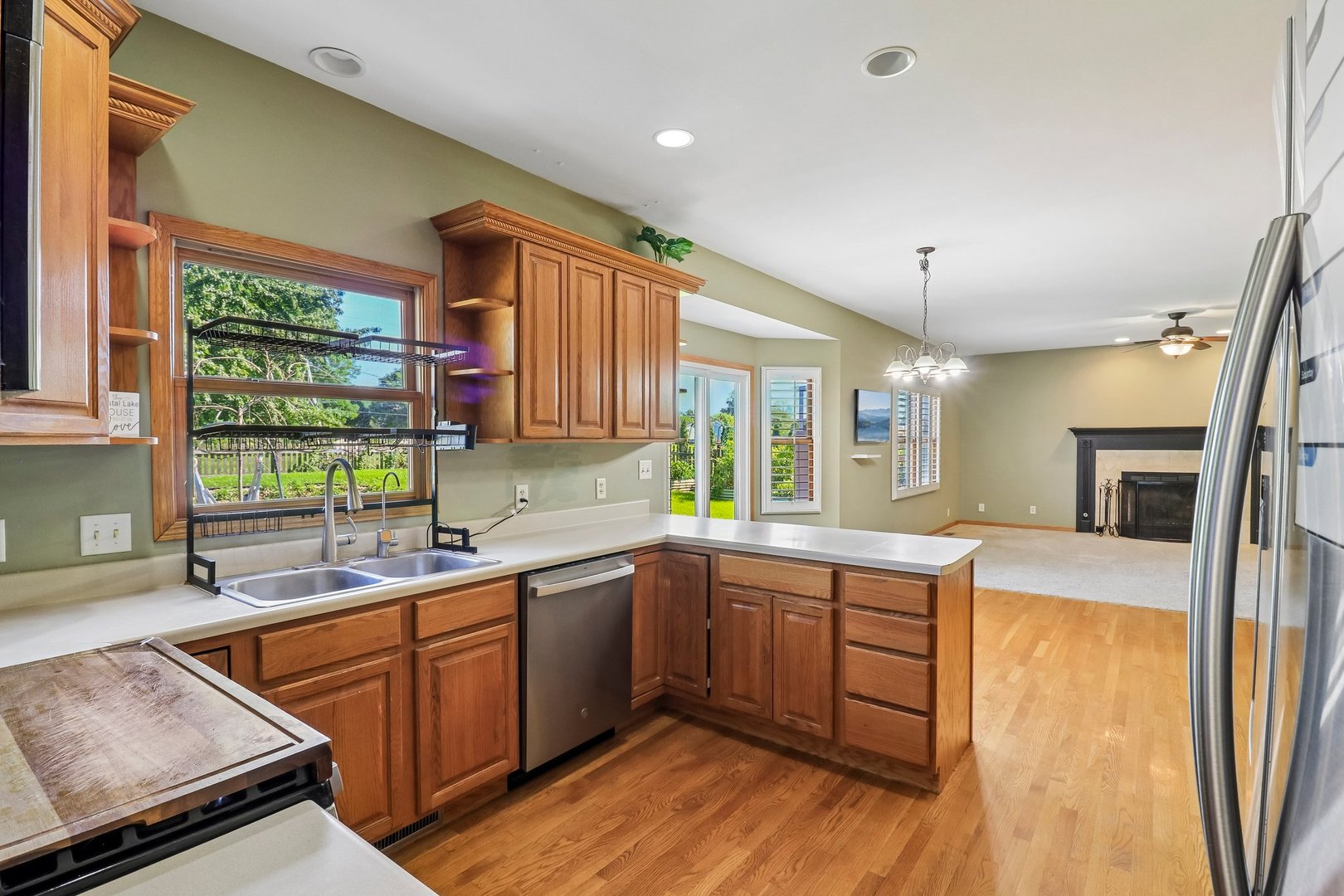 485 Spring Ridge Drive Crystal Lake, IL 60012 - Photo 15 of 60 Gallery Image 15