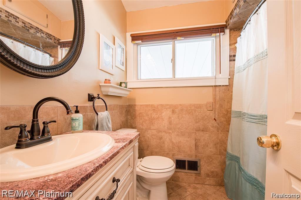 119 East River Road Flushing, MI 48433 - Photo 14 of 29