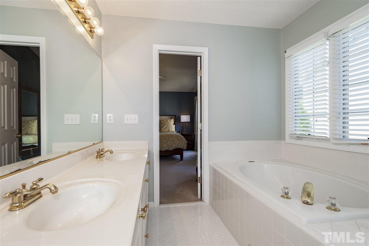 2312 Kendricks Court Raleigh, NC 27613 - Photo 18 of 21