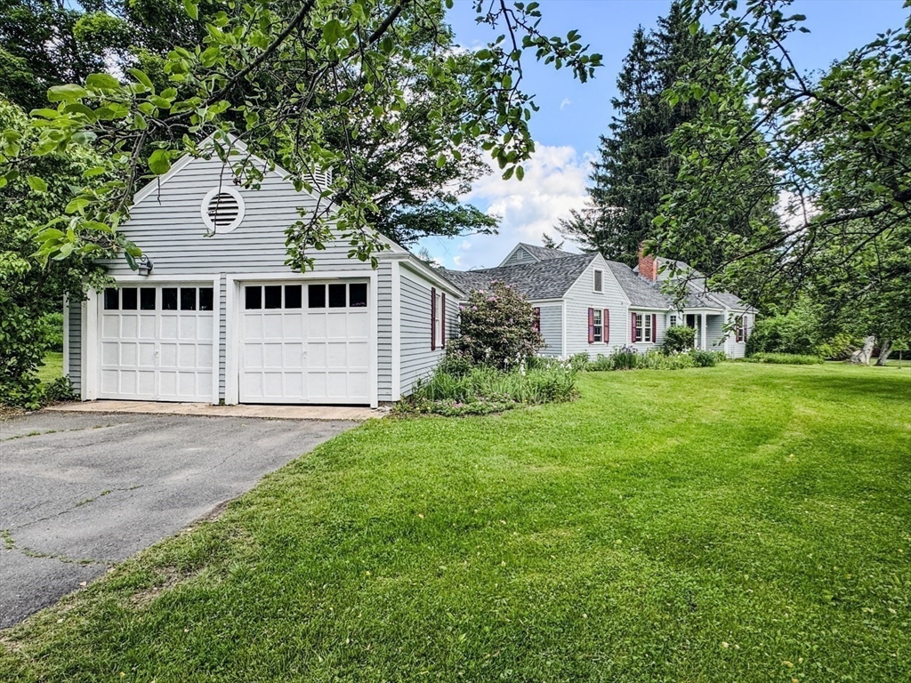 36 Green River Road Greenfield, MA 01301 - Photo 4 of 42