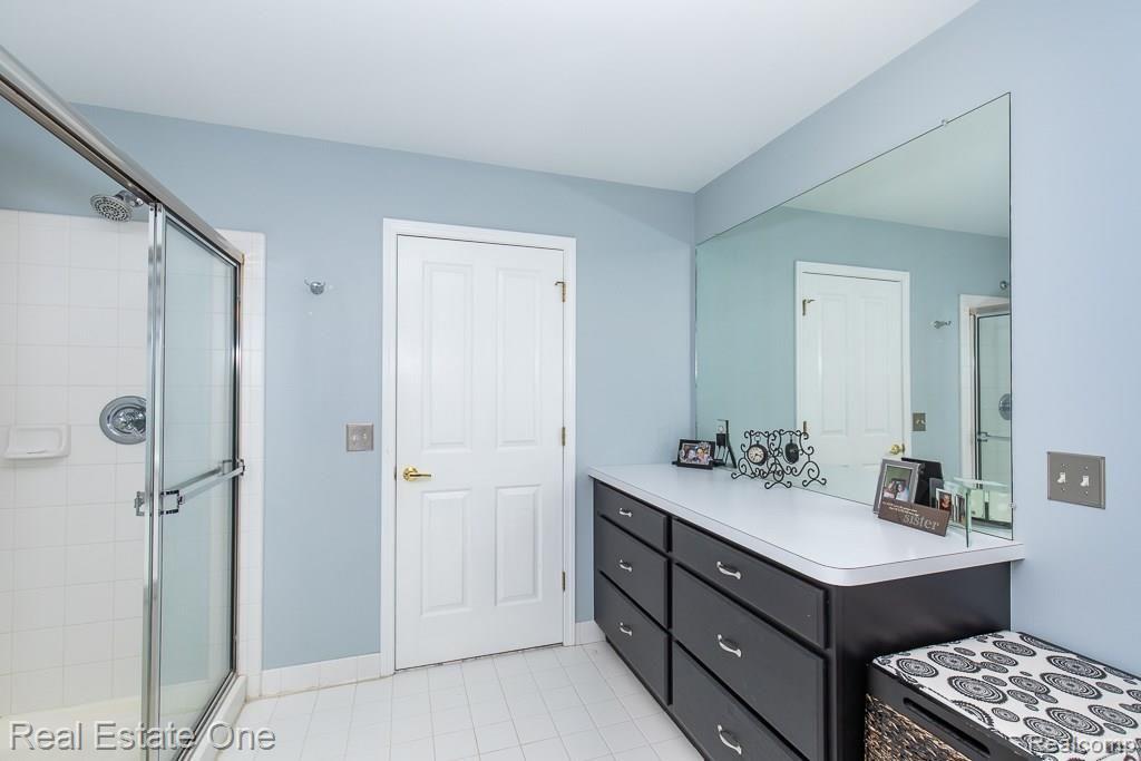 4220 Holly Lane Rochester, MI 48306 - Photo 19 of 33 Holly Lane MLS-W043.jpg