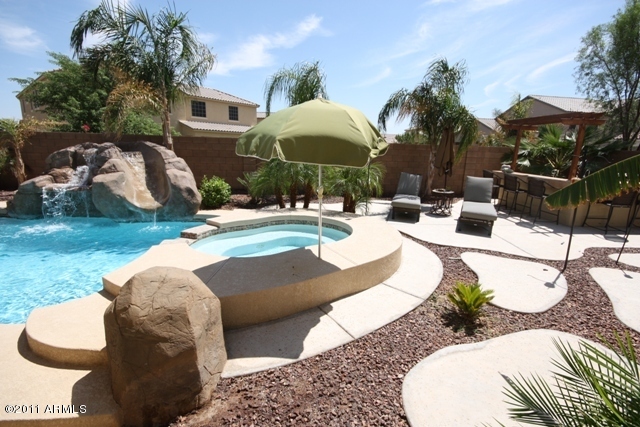 6287 South Rochester Drive Gilbert, AZ 85298 - Photo 31 of 35 Entertainers Backyard
