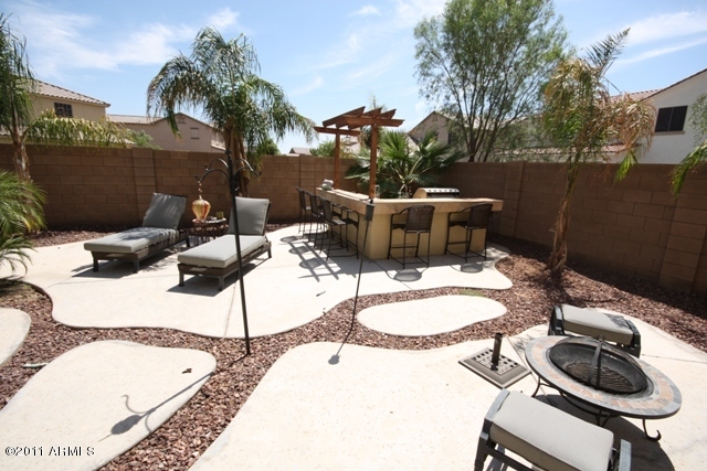 6287 South Rochester Drive Gilbert, AZ 85298 - Photo 32 of 35 Built-in BBQ and Bar