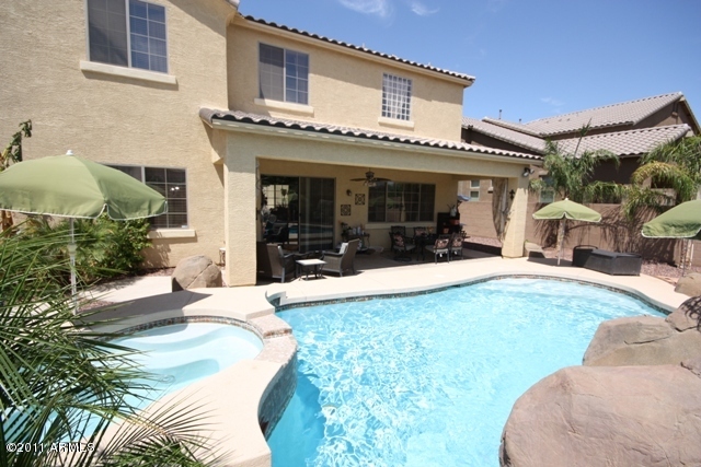 6287 South Rochester Drive Gilbert, AZ 85298 - Photo 35 of 35 Backyard Covered Patio