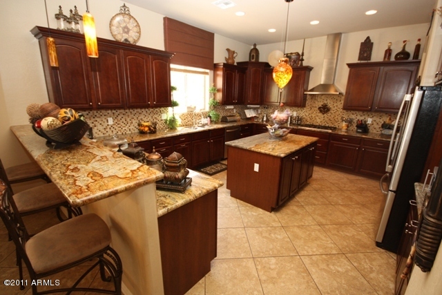 6287 South Rochester Drive Gilbert, AZ 85298 - Photo 9 of 35 Kitchen1