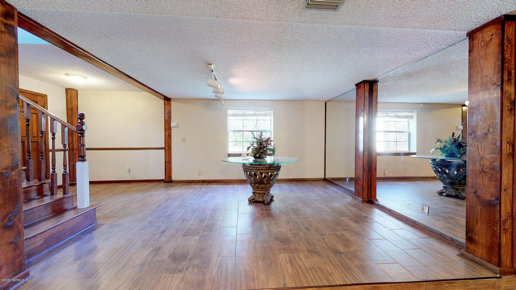 4524 Hood Road Jacksonville, FL 32257 - Photo 5 of 70 foyer (2)