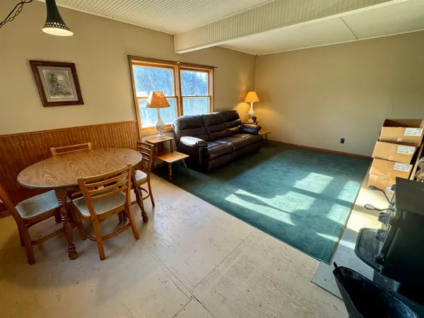 $600,000 | 16410 Waltz Lane, Boscobel, WI 53805