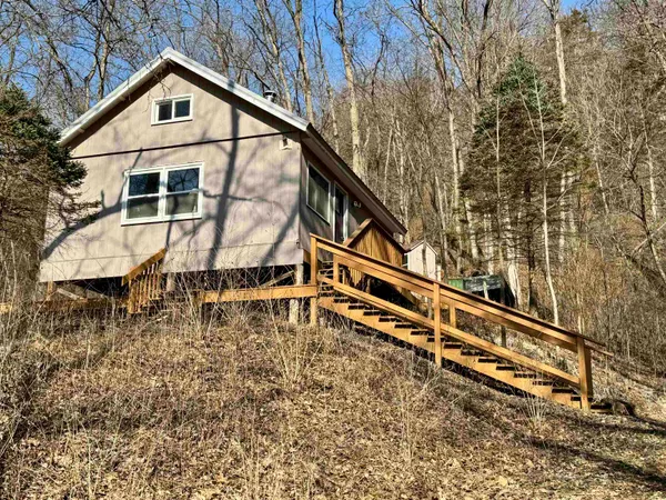 $600,000 | 16410 Waltz Lane, Boscobel, WI 53805