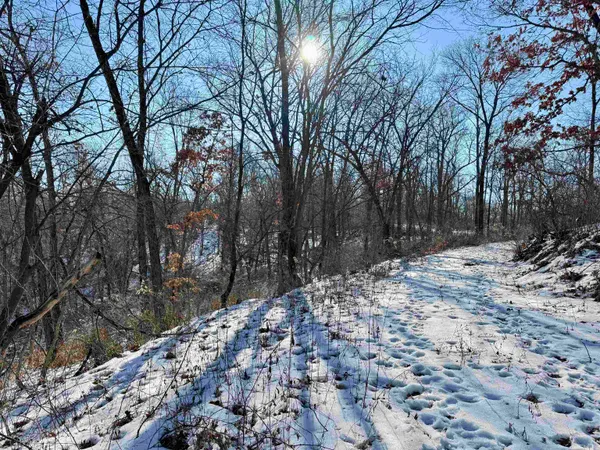 $600,000 | 16410 Waltz Lane, Boscobel, WI 53805