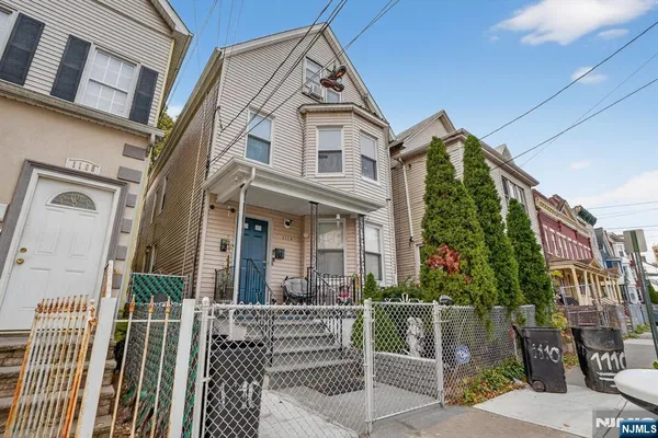 $675,000 | 1110 Hampton Place, Elizabeth, NJ 07201