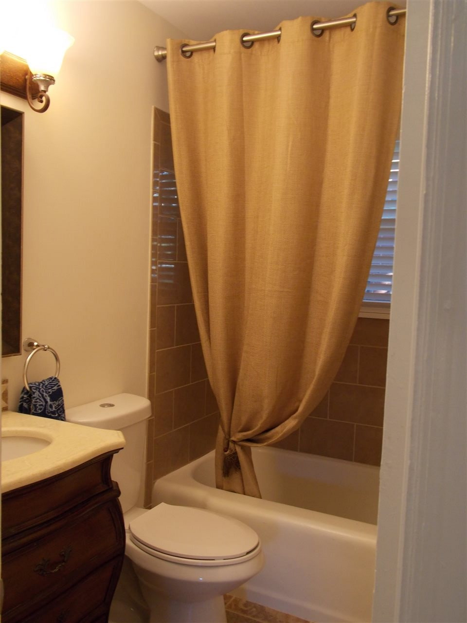 832 East Lenoir Street Raleigh, NC 27601 - Photo 5 of 9 Upstairs Bathroom
