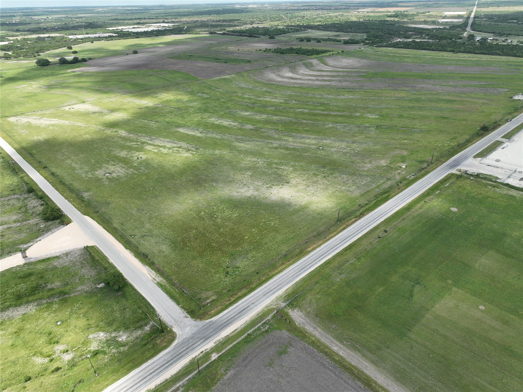 6 Cr 253 Road Kenedy, TX 78119 - Photo 6 of 12 a view of a lake from a balcony