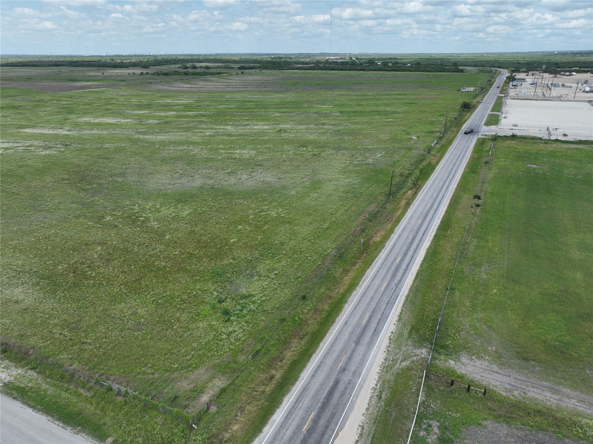 6 Cr 253 Road Kenedy, TX 78119 - Photo 10 of 12 a view of lake from a balcony