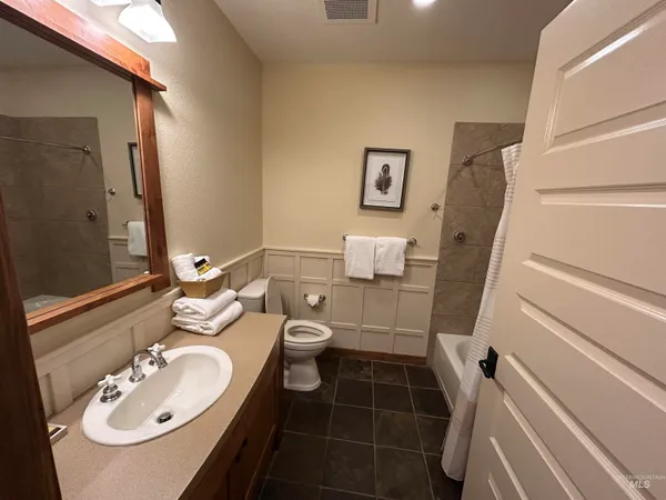 $181,900 | 150 Morning Star Drive, Unit 371, Kellogg, ID 83837