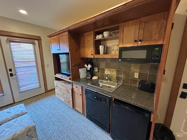 $181,900 | 150 Morning Star Drive, Unit 371, Kellogg, ID 83837