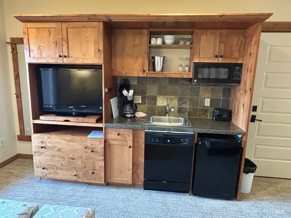 $181,900 | 150 Morning Star Drive, Unit 371, Kellogg, ID 83837