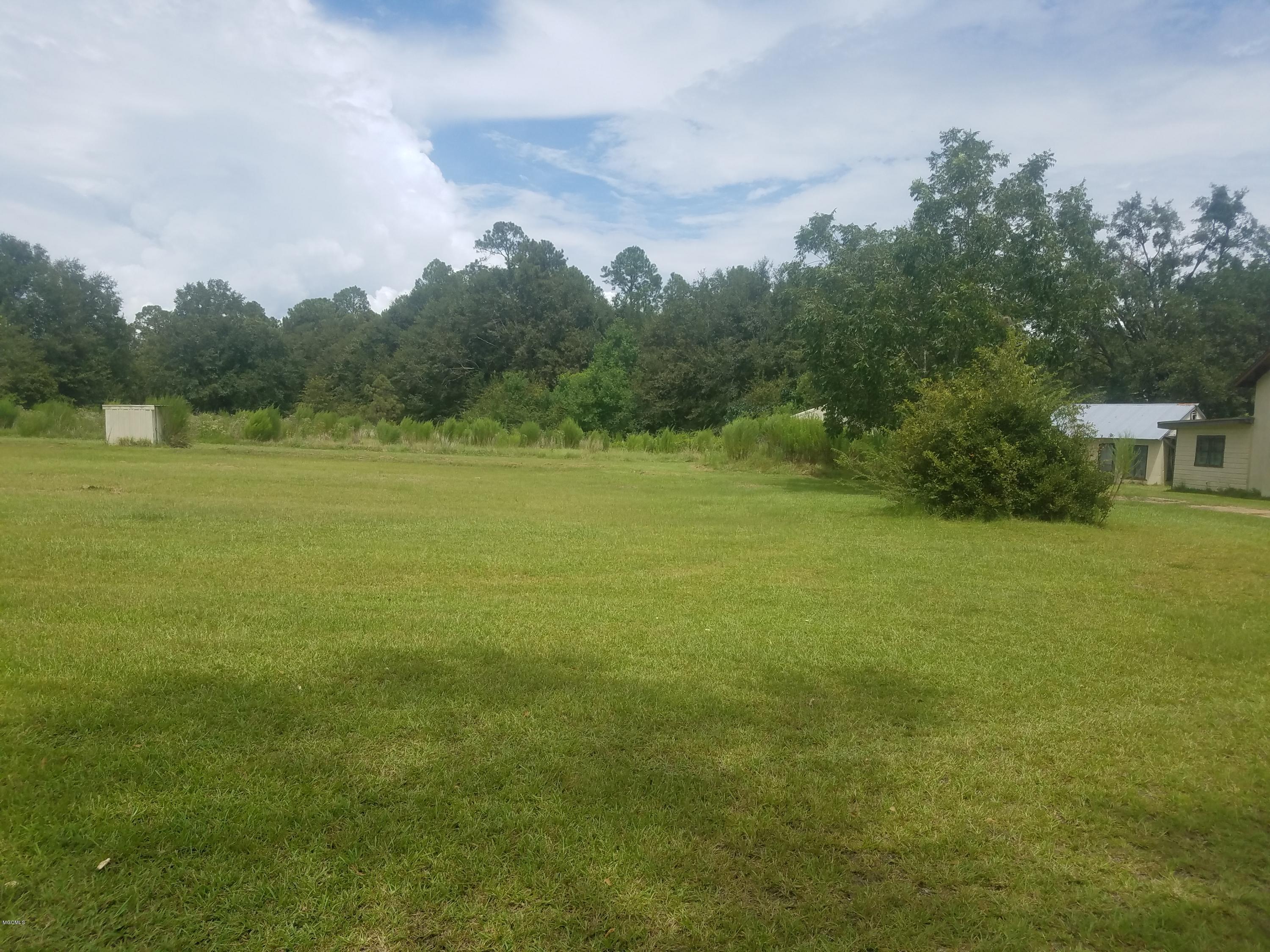 17372 Robinson Road Gulfport, MS 39503 - Photo 1 of 2 20190825_125207 (1)