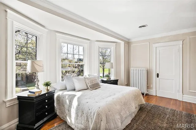 $398,500 | 10 Lawn Place, St. Louis, MO 63110