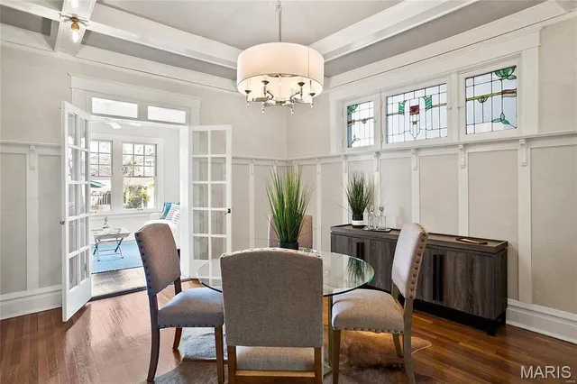 $398,500 | 10 Lawn Place, St. Louis, MO 63110