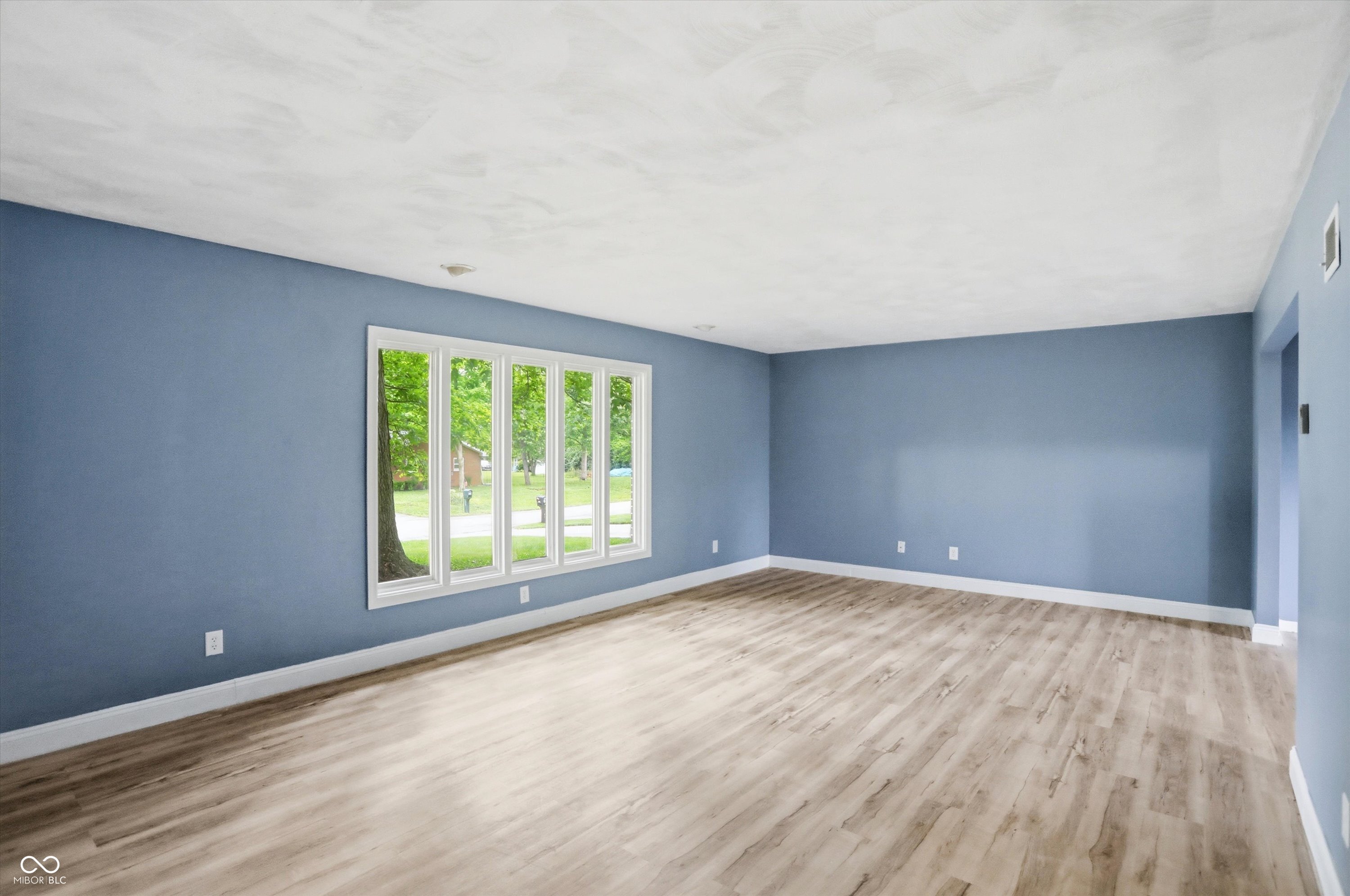 826 Yorkshire Road Anderson, IN 46012 - Photo 13 of 38