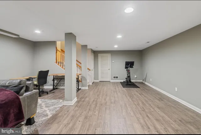 $679,999 | 604 Greycliffe Lane, Ambler, PA 19002