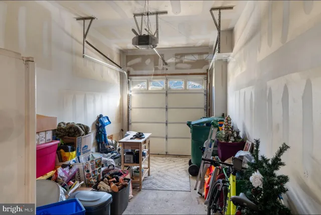 $679,999 | 604 Greycliffe Lane, Ambler, PA 19002