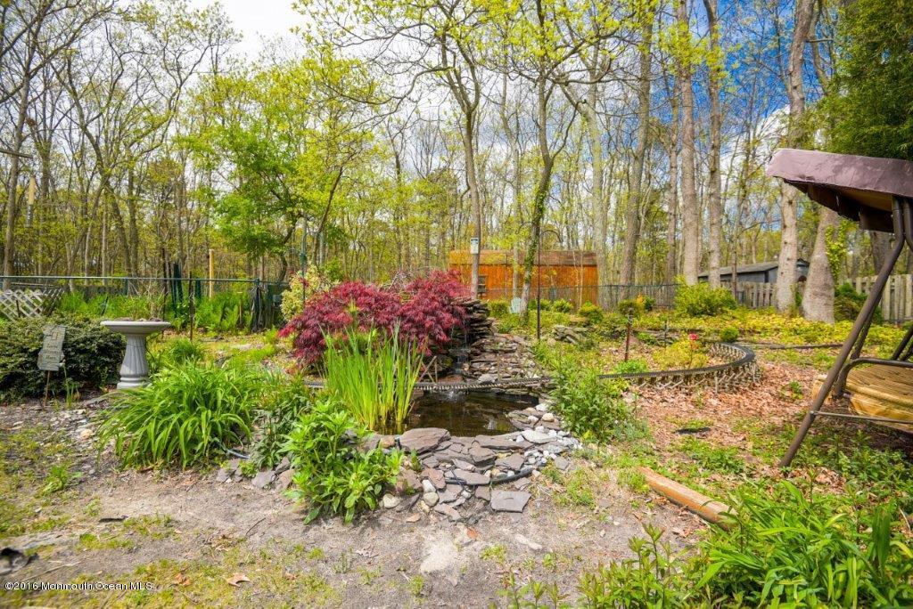 16 Pepperridge Road Howell, NJ 07731 - Photo 19 of 21 Pond/Waterfall