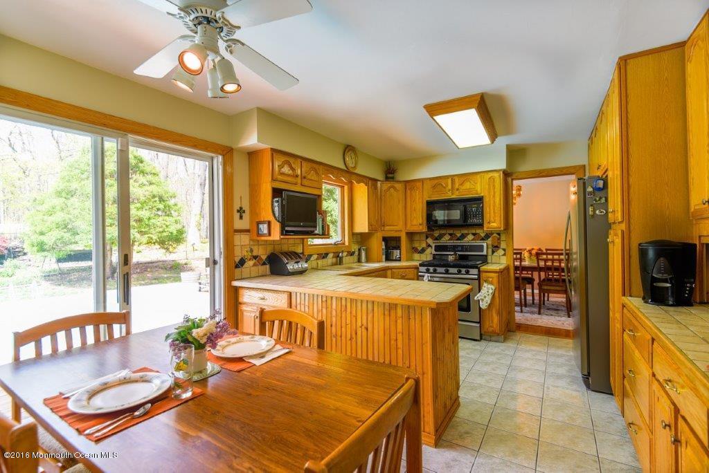16 Pepperridge Road Howell, NJ 07731 - Photo 6 of 21 Kitchen with Andersen Sliding Door