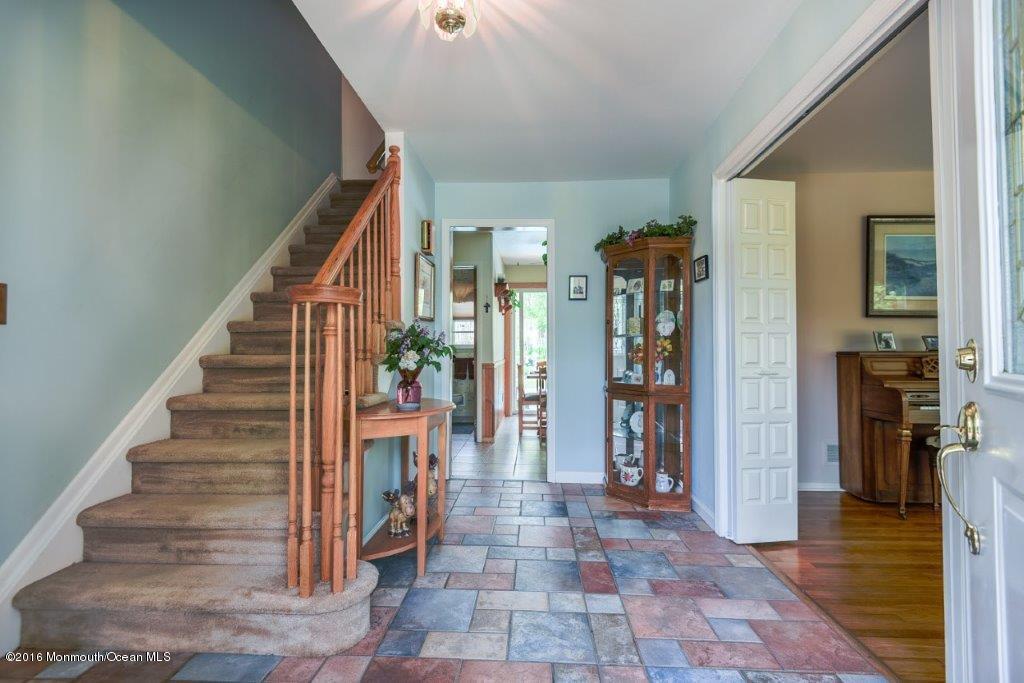 16 Pepperridge Road Howell, NJ 07731 - Photo 10 of 21 Foyer and Entrance