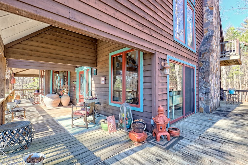 601 Sierra Circle Murphy, NC 28906 - Photo 75 of 87 a view of a dinning room and outdoor space