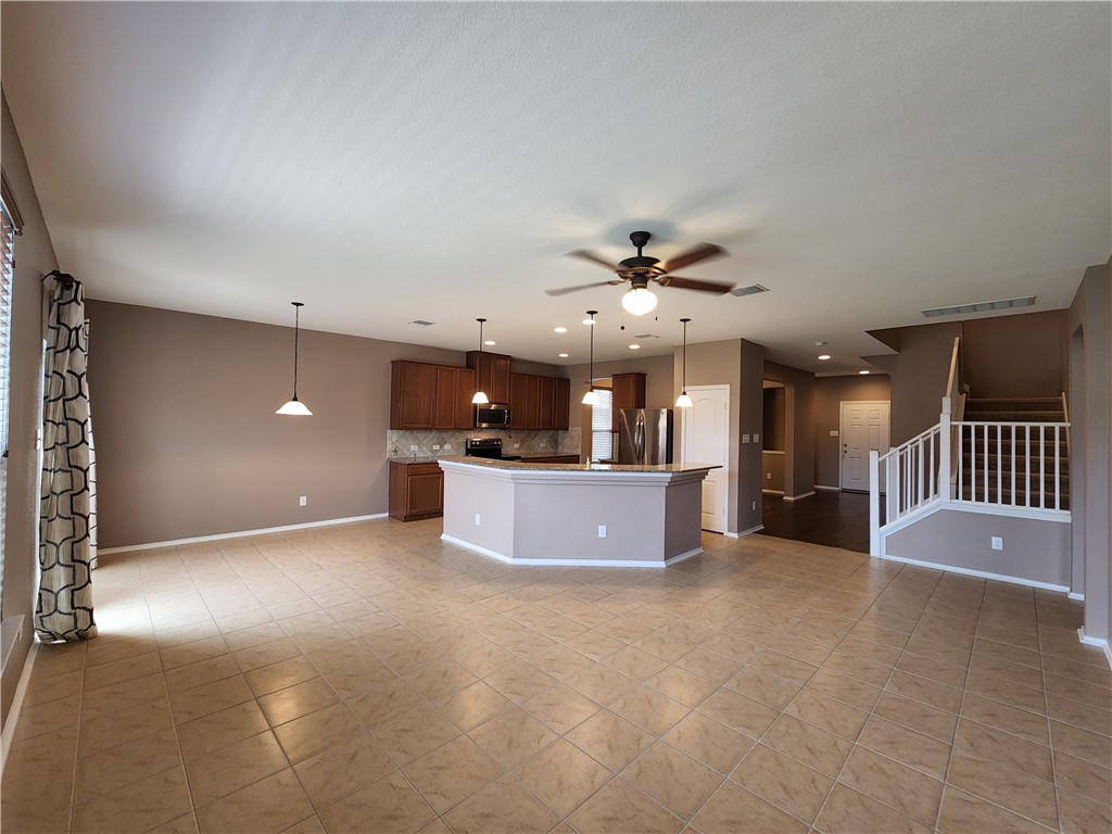 222 Telluride Drive Georgetown, TX 78626 - Photo 4 of 38