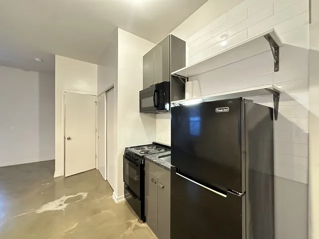 $1,125 | 1136 West Wilson Avenue, Unit 218, Chicago, IL 60640