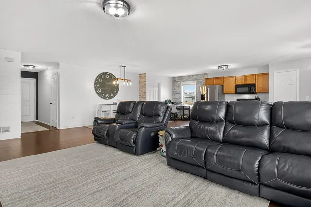 $299,999 | 6915 Winterberry Road, Loves Park, IL 61111