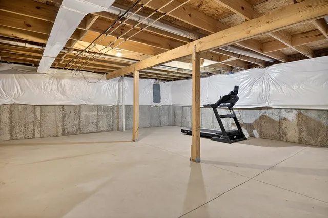 $299,999 | 6915 Winterberry Road, Loves Park, IL 61111