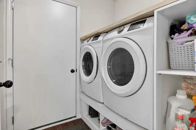 $299,999 | 6915 Winterberry Road, Loves Park, IL 61111