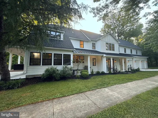 $1,700,000 | 101 West Oak Avenue, Moorestown, NJ 08057