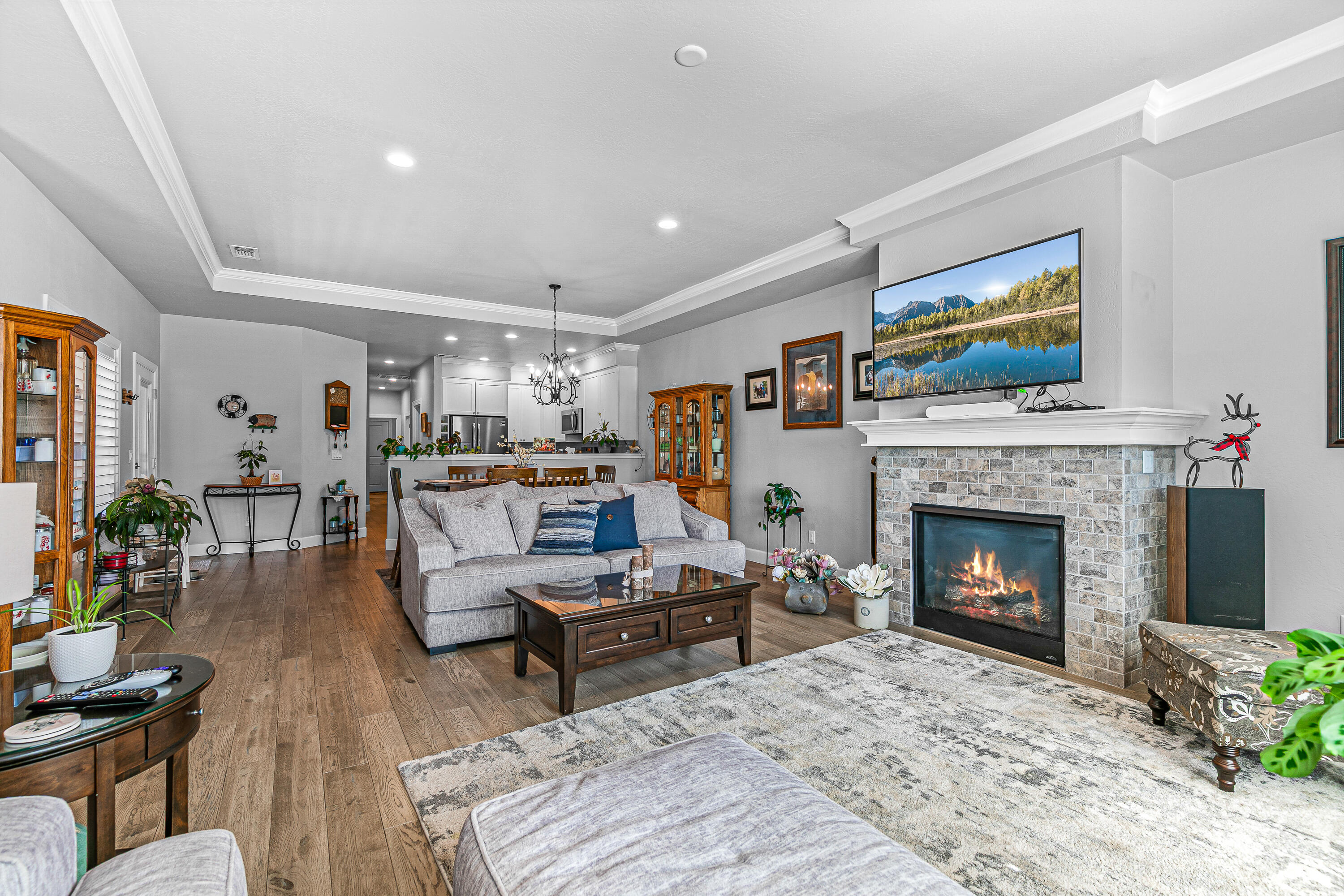 448 Cheney Loop Central Point, OR 97502 - Photo 7 of 24 9R9A9052