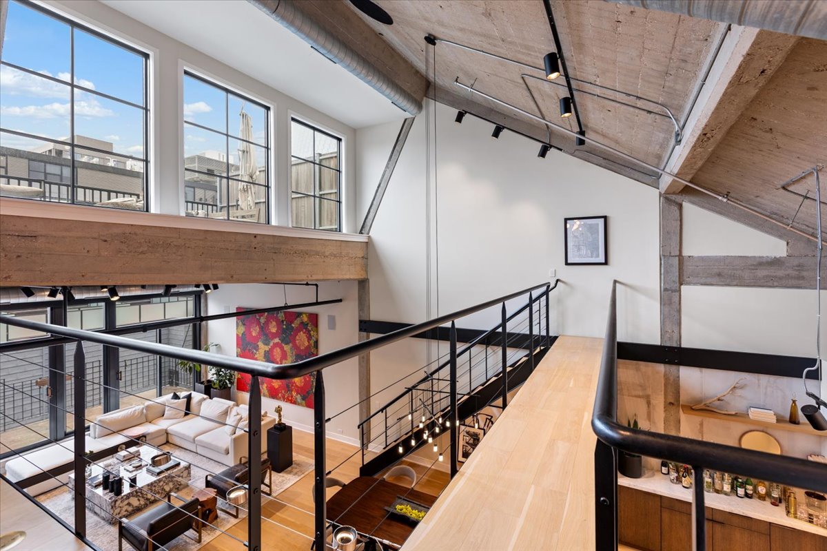 850 West Adams Street, Unit 7E Chicago, IL 60607 - Photo 22 of 27 a view of entryway