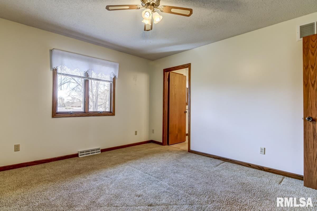 111 Allegheny Road Rochester, IL 62563 - Photo 14 of 36
