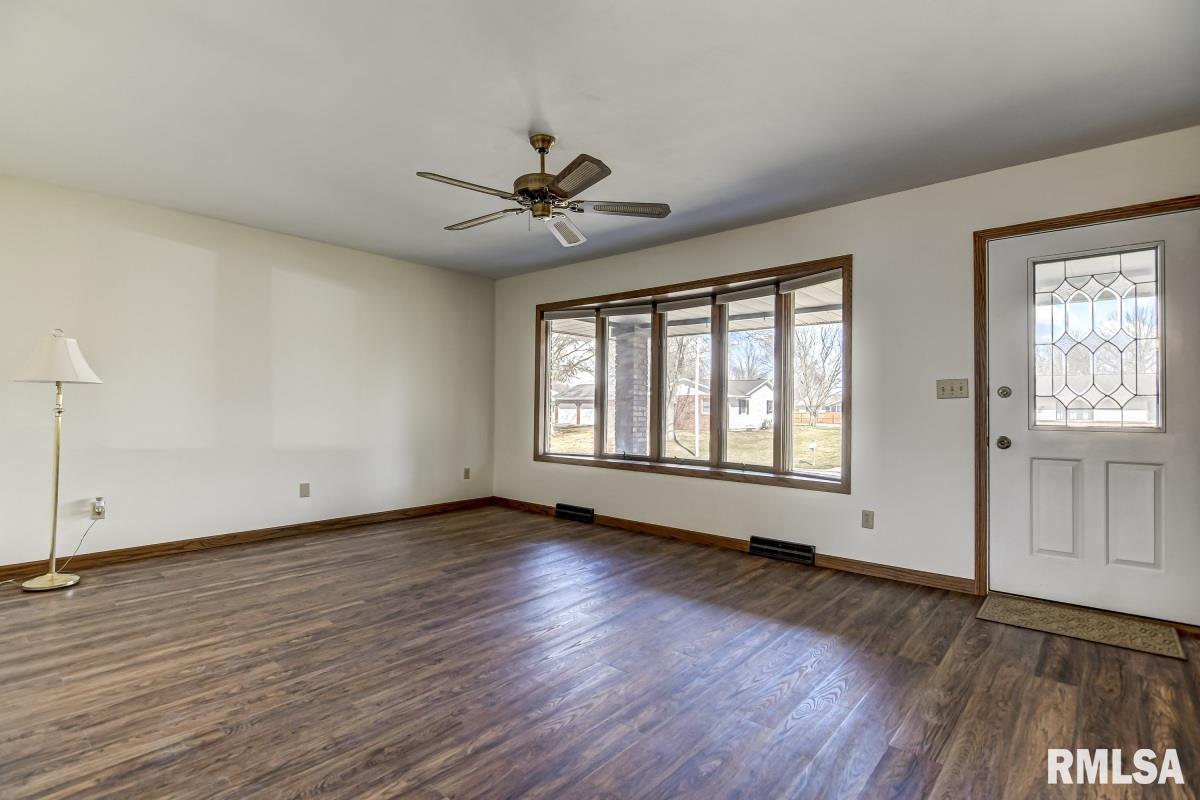 111 Allegheny Road Rochester, IL 62563 - Photo 4 of 36