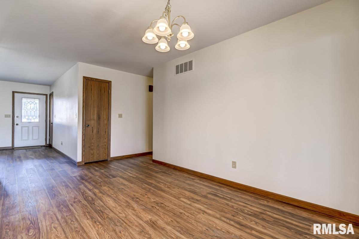 111 Allegheny Road Rochester, IL 62563 - Photo 7 of 36