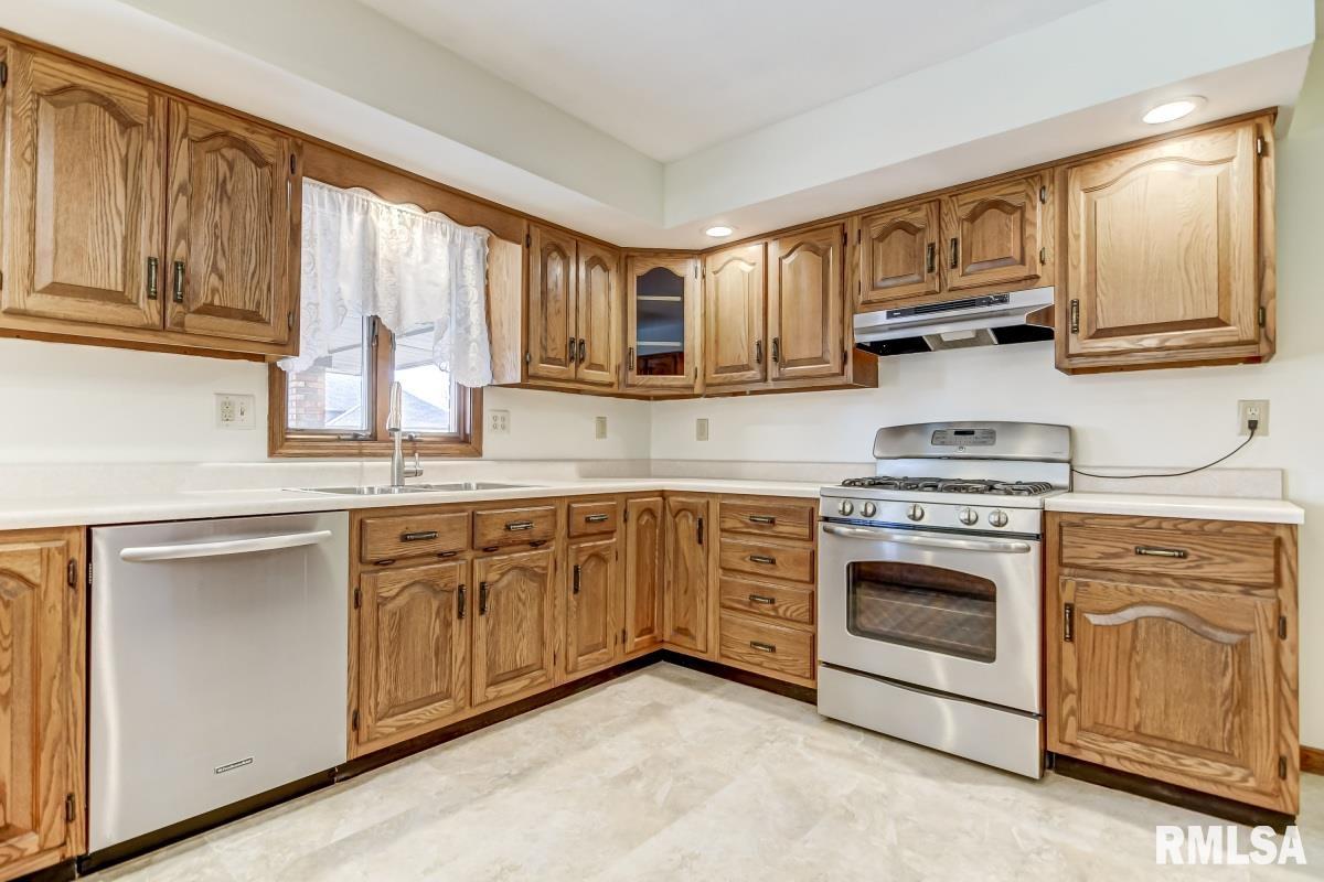111 Allegheny Road Rochester, IL 62563 - Photo 9 of 36